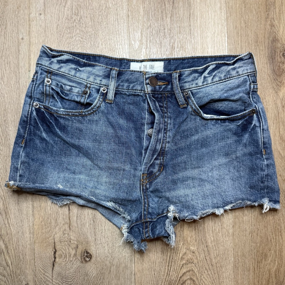 We The Free Women's Sz 27 Cut Off Raw‎ Hem Distressed Jean Shorts
